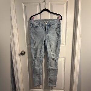 Light Wash Distressed Women’s Jeans